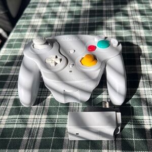 Nintendo GameCube Controller - Light Gray with Multicolor Buttons
